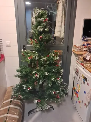 Árbol de Navidad 1,80m con Piñas y Bayas Árbol n.3