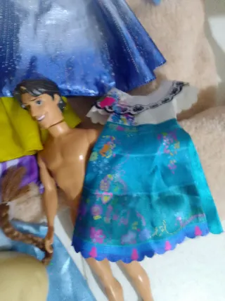 Muñecas y accesorios de princesas Disney
