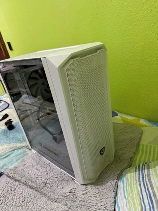 Caja PC Gaming Blanca con Ventana