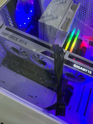 Caja PC Gaming Blanca con Ventana