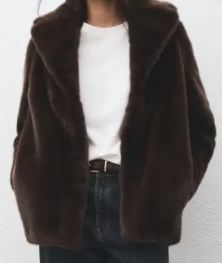 Abrigo Mango efecto pelo marrón