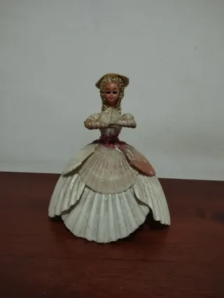 Decorazione vintage bambola conchiglie