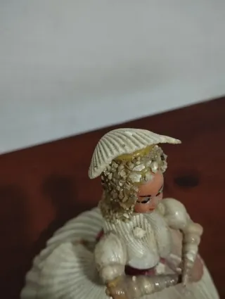Decorazione vintage bambola conchiglie