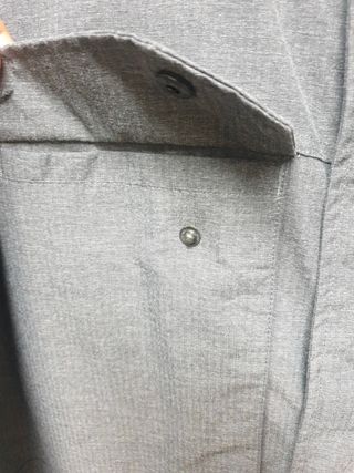 Chaqueta Oakley gris corte clásico