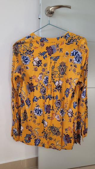 Blusa amarilla floral