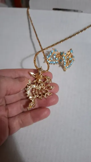 Conjunto collar y pendientes con piedras azules