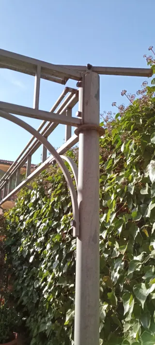 Pérgola metálica muy Robusta