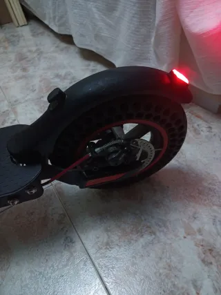 Patinete eléctrico como nuevo