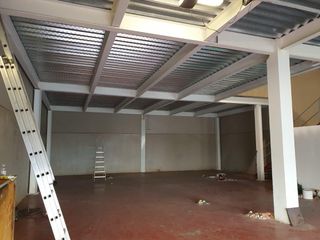 Nave industrial en venta – 375m2 x8,30 m²–
