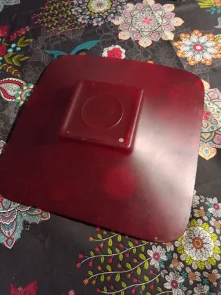 Plato decorativo cuadrado rojo