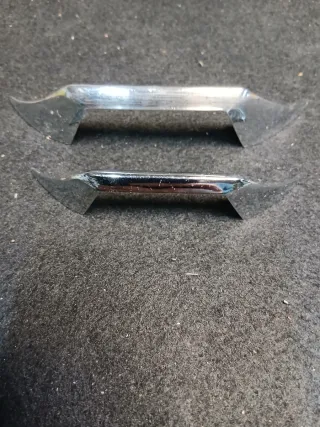 Tiradores antiguos diseño curvo