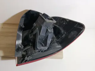 Piloto trasero izq Golf VI