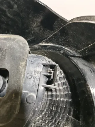 Piloto trasero izq Golf VI