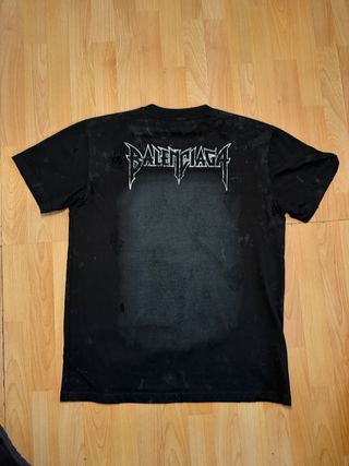 Camiseta Balenciaga Negra con Diseño Torre Eiffel