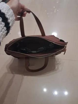 Bolso marrón de piel sintética sin estrenar