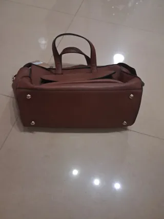 Bolso marrón de piel sintética sin estrenar