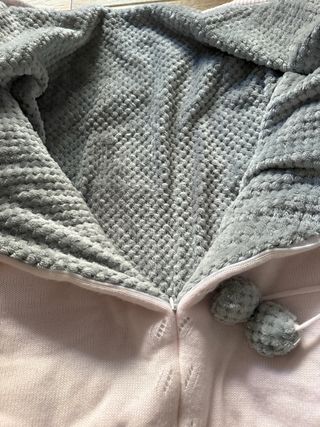 Saco capazo bebé rosa y gris