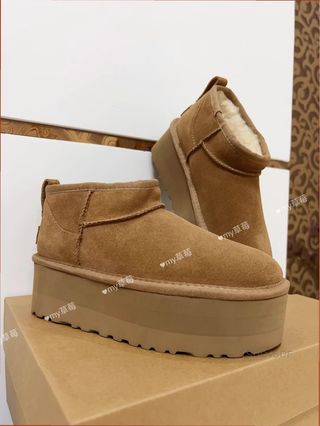 Botas UGG con plataforma talla 37