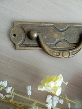 2 Tiradores antiguos dorados metal