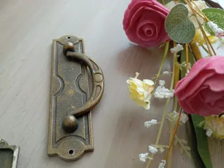 2 Tiradores antiguos dorados metal