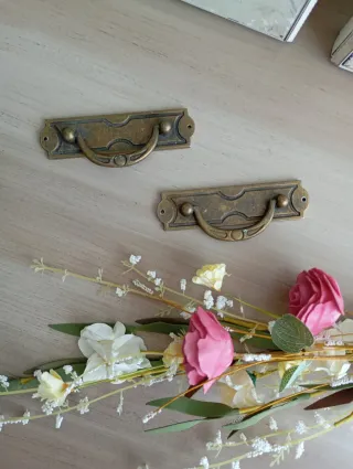 2 Tiradores antiguos dorados metal