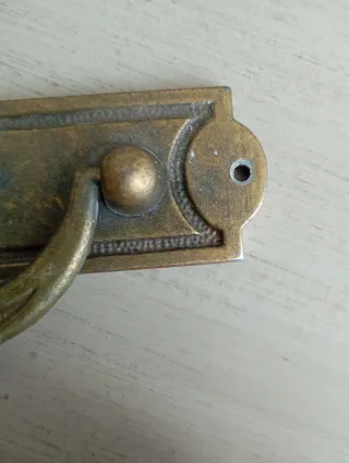 2 Tiradores antiguos dorados metal