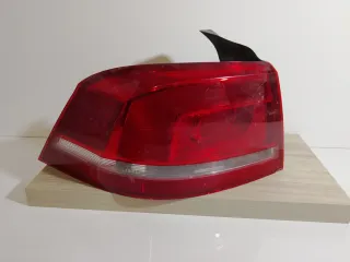 Piloto trasero izquierdo Passat