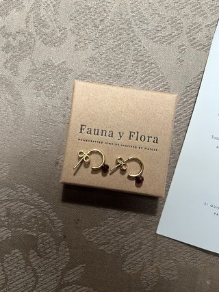 Pendientes Fauna y Flora Oro y Rojo