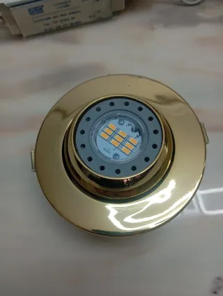 Lote de 3 Focos LED Dorados con Transformador.