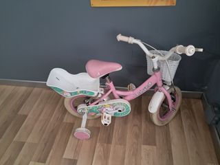 Bicicletta bambina rosa con cestino