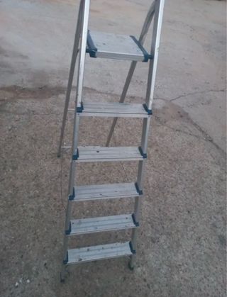 Escalera aluminio 6 peldaños