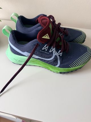 Zapatillas Nike Montaña 36.5 Nuevas