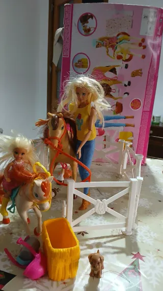 Barbie Granja Completa Muñecas y Caballos
