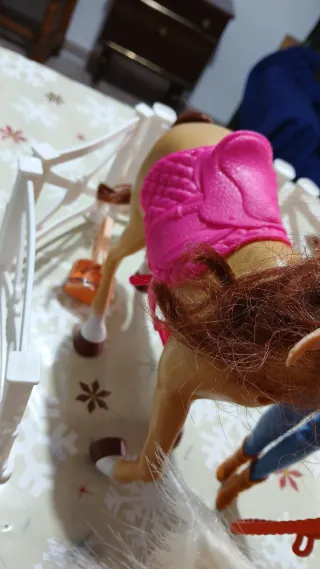 Barbie Granja Completa Muñecas y Caballos