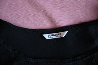 Camiseta Pull&Bear Talla L Encaje Flores Negra