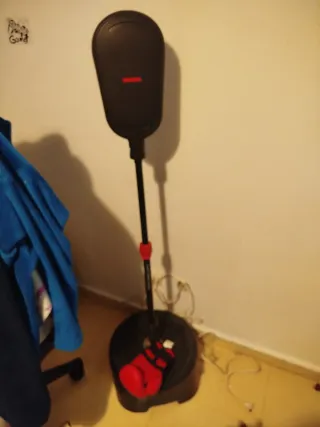 Pie de boxeo con guante