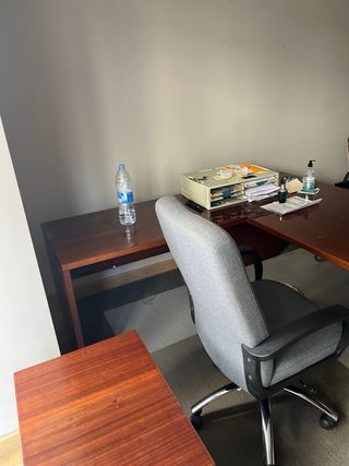 Mesa de despacho amplia super comoda