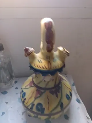 Cántaro antiguo decorado