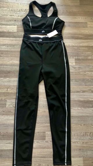 Conjunto deportivo Alo Yoga negro