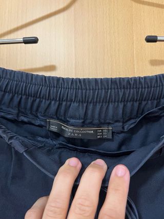 Pantalón azul marino Zara