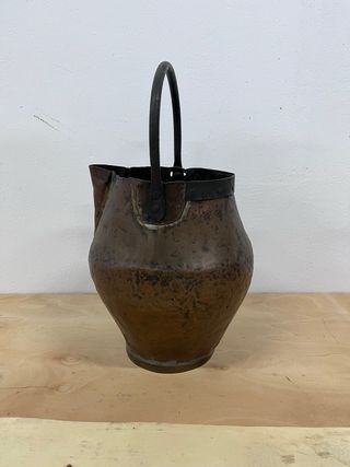 Caldero de cobre martillado antiguo