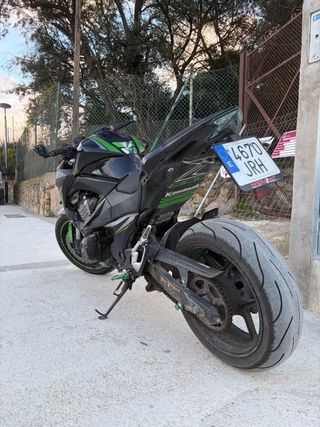 Kawasaki Z800e Limitada