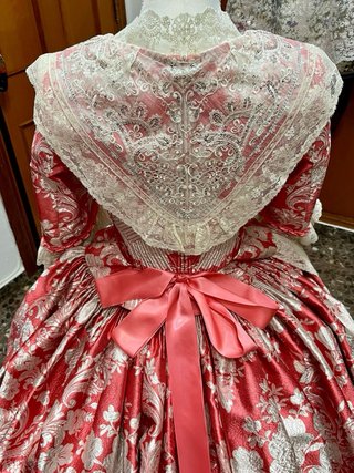 Traje de Fallera