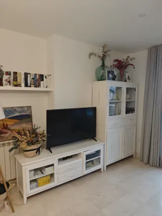 Mueble TV Banak con Vitrina