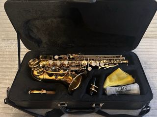 Saxofón Soprano Dorado