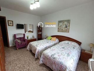 Casa en venta en Joc de la Bola - Camps d'Esports - Ciutat Jardí - Montcada en Lleida
