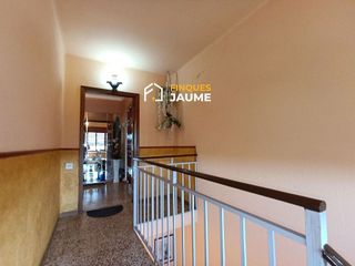 Casa en venta en Joc de la Bola - Camps d'Esports - Ciutat Jardí - Montcada en Lleida