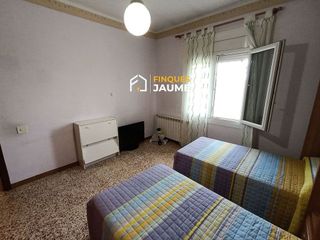 Casa en venta en Joc de la Bola - Camps d'Esports - Ciutat Jardí - Montcada en Lleida