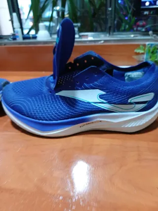 Zapatillas running Joma azules unixes