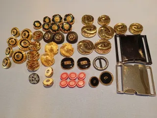 Lote Botones Dorados y Negros